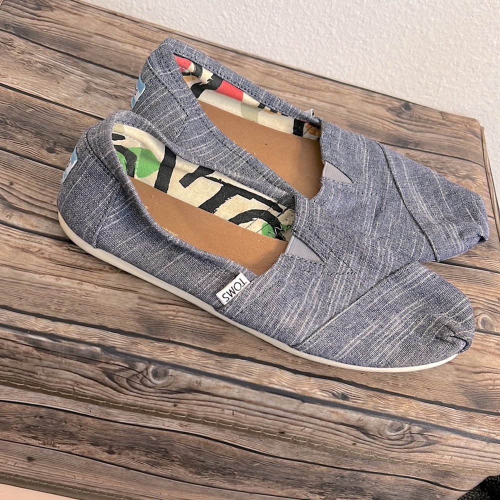 Toms